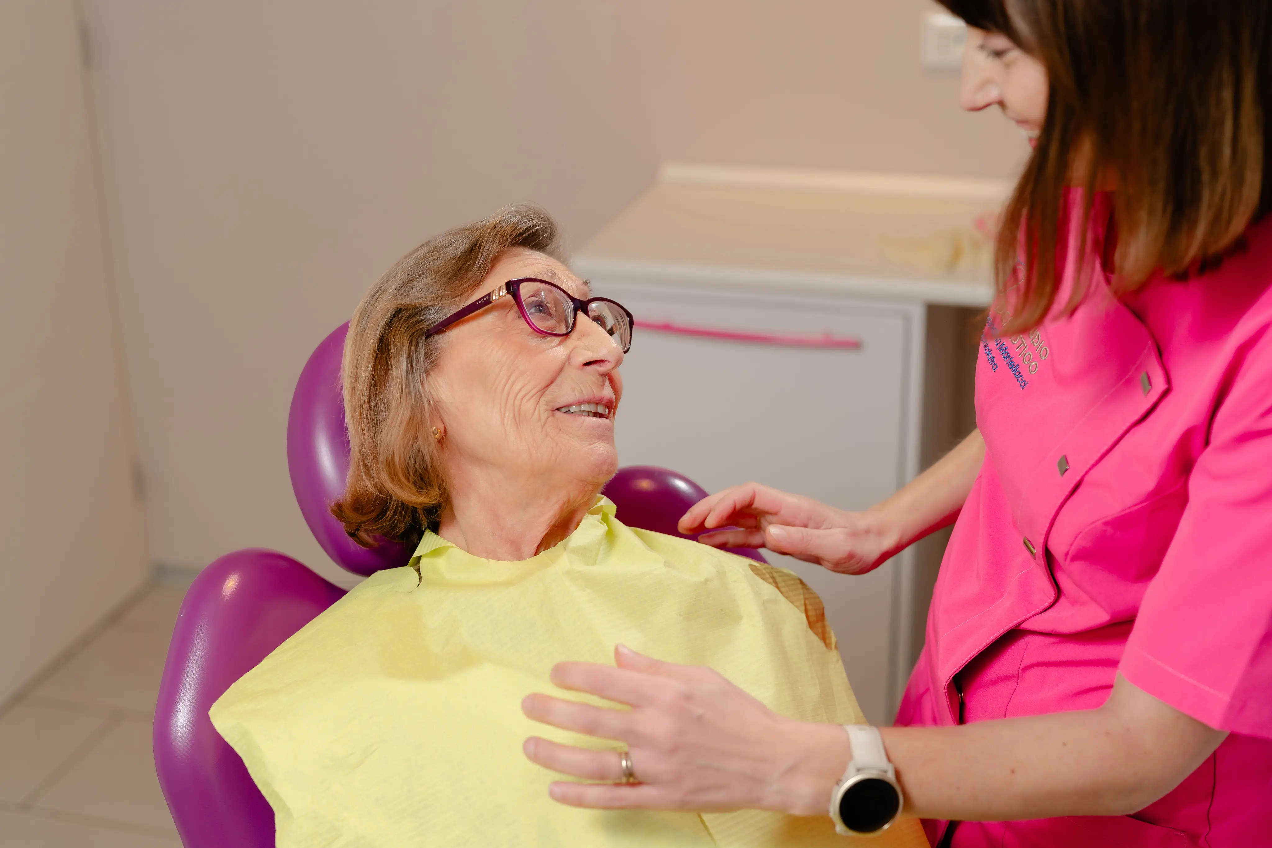 Realizzazione di protesi dentali a Pisa presso lo Studio Dentistico Martellacci: soluzioni fisse e mobili per il ripristino della dentatura.